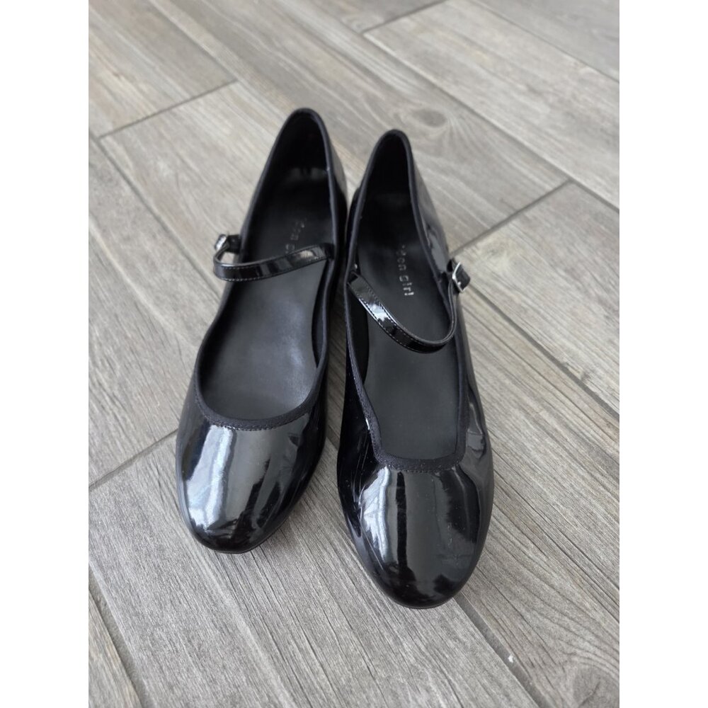 Madden Girl Patent Faux Leather Mary Jane Flats Sz 9.5. Refer To Pix For Scratch